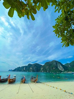 เบอร์โทรเรียกแท็กซี่ไปชะอำ-หัวหิน โทร 098-503-4889